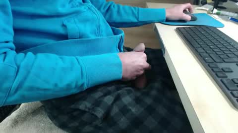 jc200000 online show from March 12, 6:33 pm