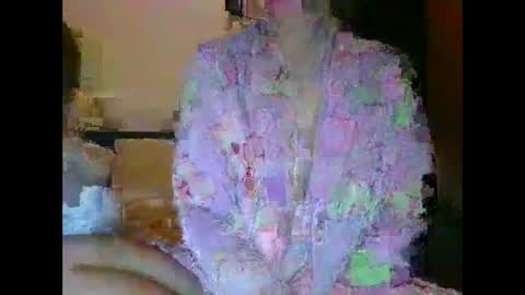 Snapshot of je_melody chatting on October 25, 6:52 pm EJ Melody online show from October 25, 6:52 pm
