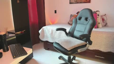 jeanpy online show from March 7, 10:10 pm