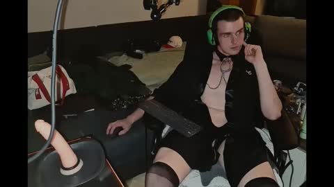 Snapshot of jeffstarckmann chatting on October 5, 6:04 pm jeffstarckmann online show from October 5, 6:04 pm