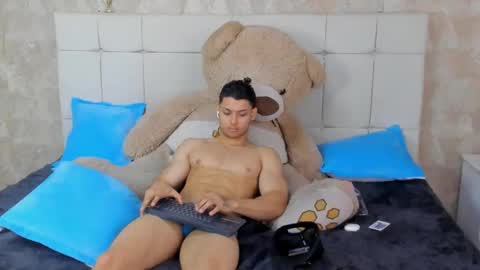 Snapshot of jeicob_gagnon chatting on February 11, 1:09 pm jeicob gagnon online show from February 11, 1:09 pm