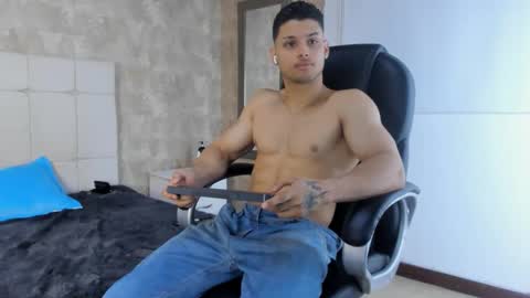 Snapshot of jeicob_gagnon chatting on February 2, 1:08 pm jeicob gagnon online show from February 2, 1:08 pm