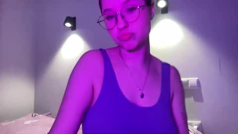 Snapshot of jelly_gum chatting on February 6, 5:51 pm Inna online show from February 6, 5:51 pm