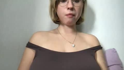 Snapshot of jelly_gum chatting on October 9, 5:57 am Inna online show from October 9, 5:57 am