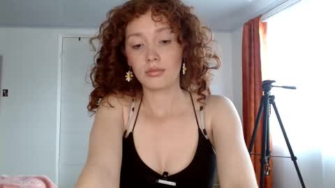 jellyrose online show from March 4, 8:50 pm