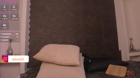 Snapshot of jenaa_ chatting on October 3, 1:08 pm JEENA online show from October 3, 1:08 pm