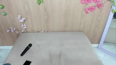 Jenelotizz online show from May 14, 3:27 am