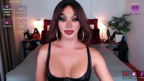 Queen Jenifer online show from April 9, 12:11 pm