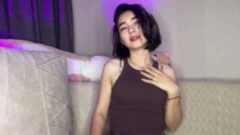 Snapshot of jenifersimon chatting on October 14, 3:59 pm Jenifer online show from October 14, 3:59 pm