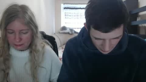 Snapshot of jenisandpeter chatting on March 1, 7:19 am JenisAndPeter online show from March 1, 7:19 am