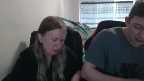 Snapshot of jenisandpeter chatting on September 19, 3:38 pm JenisAndPeter online show from September 19, 3:38 pm