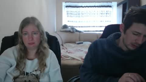 Snapshot of jenisandpeter chatting on March 10, 7:00 am JenisAndPeter online show from March 10, 7:00 am