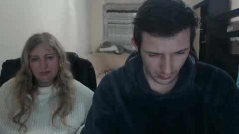 Snapshot of jenisandpeter chatting on March 5, 7:17 pm JenisAndPeter online show from March 5, 7:17 pm