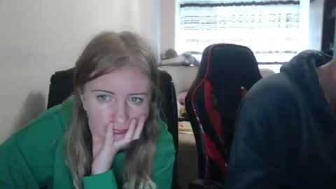 JenisAndPeter online show from October 22, 7:55 am