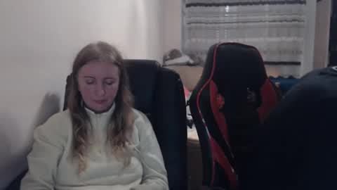 JenisAndPeter online show from November 5, 7:38 pm