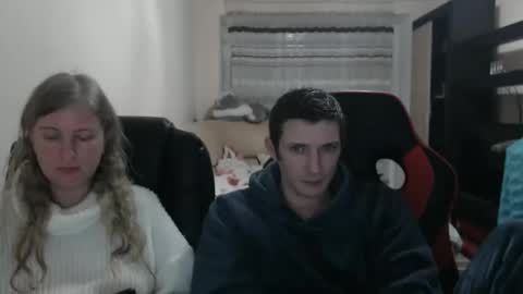 Snapshot of jenisandpeter chatting on February 27, 5:37 pm JenisAndPeter online show from February 27, 5:37 pm