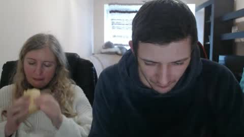 Snapshot of jenisandpeter chatting on March 7, 1:51 pm JenisAndPeter online show from March 7, 1:51 pm