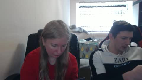 JenisAndPeter online show from April 11, 7:45 am