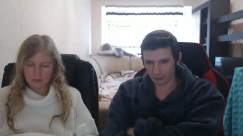 Snapshot of jenisandpeter chatting on February 28, 10:41 am JenisAndPeter online show from February 28, 10:41 am