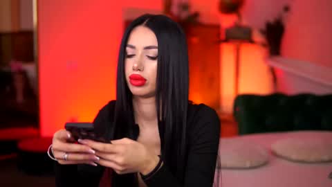 Snapshot of jenna_day chatting on February 18, 6:37 am jenna_day online show from February 18, 6:37 am