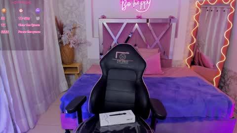 jenna_tay1 online show from April 11, 7:07 pm