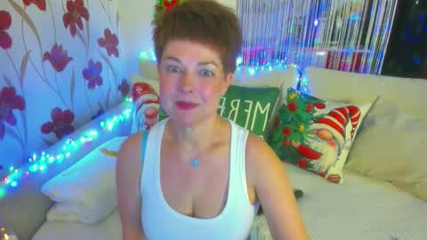 Jenn online show from December 19, 12:44 pm