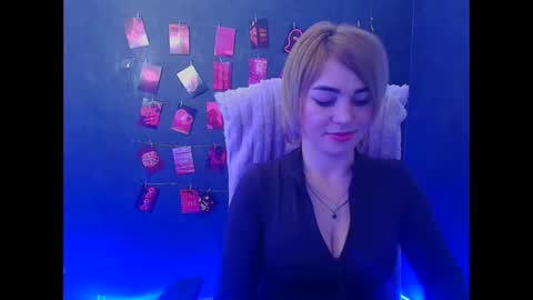 Jennifer online show from March 14, 12:53 pm