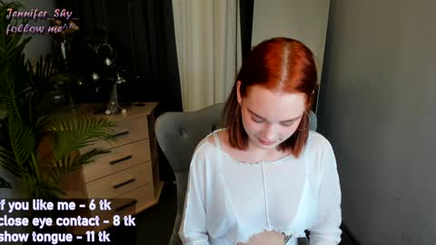 Snapshot of jennifer_shy_ chatting on December 13, 1:33 pm Jennifer online show from December 13, 1:33 pm