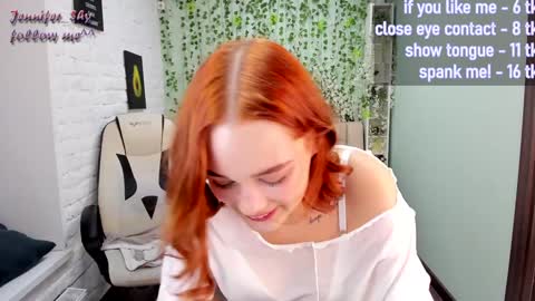 Snapshot of jennifer_shy_ chatting on December 22, 1:22 pm Jennifer online show from December 22, 1:22 pm
