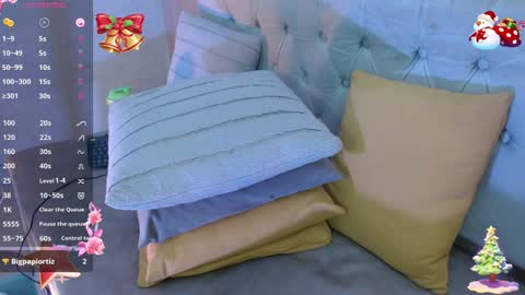  JENN  online show from December 5, 2:04 am