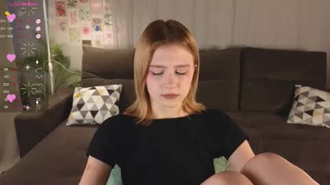 Snapshot of jenny_bunny_ chatting on September 16, 1:40 am jenny_bunny_ online show from September 16, 1:40 am