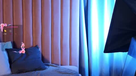 Snapshot of jenny_bunny_ chatting on February 28, 4:54 am jenny_bunny_ online show from February 28, 4:54 am