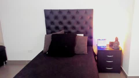 Jenny carters1 online show from October 6, 3:02 am