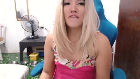 Jenny online show from February 21, 6:04 pm