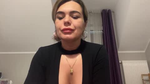 Snapshot of jenny_play1 chatting on February 12, 8:27 am Jenny online show from February 12, 8:27 am