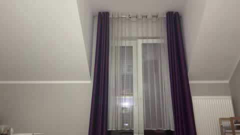 Snapshot of jenny_play1 chatting on September 25, 7:15 am Jenny online show from September 25, 7:15 am