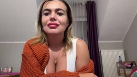 Snapshot of jenny_play1 chatting on October 8, 8:09 am Jenny online show from October 8, 8:09 am