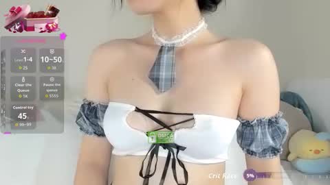 Snapshot of jenny_quinn18 chatting on October 17, 2:37 am Jenny online show from October 17, 2:37 am