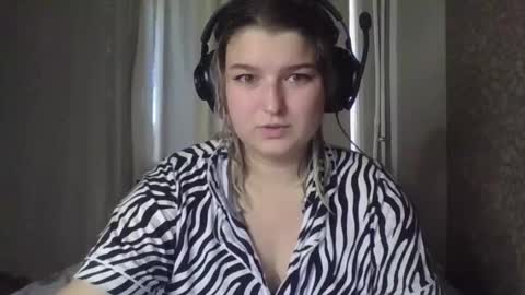 Snapshot of jenny_smitx chatting on October 19, 7:57 am jenny_smitx online show from October 19, 7:57 am