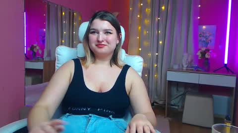Snapshot of jenny_smitx chatting on February 19, 3:16 pm jenny_smitx online show from February 19, 3:16 pm