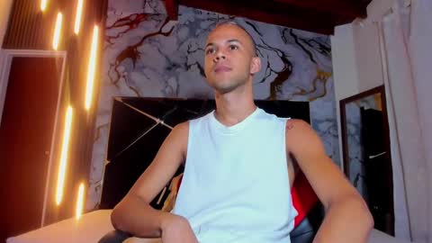 Snapshot of jeremmy_5_ chatting on March 7, 12:23 pm Jeremmy online show from March 7, 12:23 pm