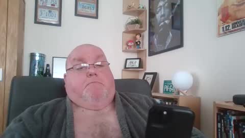 Snapshot of jerseyhammer01 chatting on March 3, 8:49 am Harry online show from March 3, 8:49 am