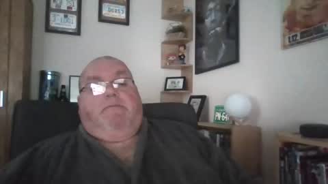 Snapshot of jerseyhammer01 chatting on February 18, 8:49 am Harry online show from February 18, 8:49 am