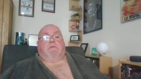 Snapshot of jerseyhammer01 chatting on February 13, 8:27 am Harry online show from February 13, 8:27 am