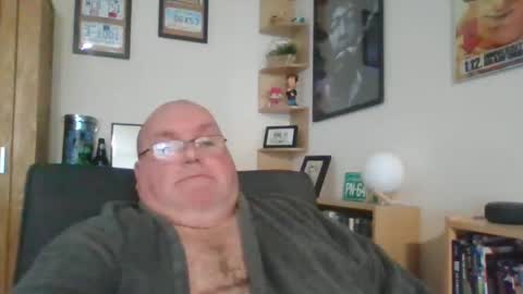 Snapshot of jerseyhammer01 chatting on February 17, 8:41 am Harry online show from February 17, 8:41 am