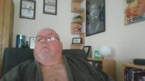 Snapshot of jerseyhammer01 chatting on February 14, 9:03 am Harry online show from February 14, 9:03 am