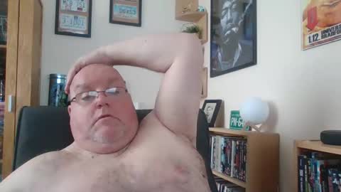 Snapshot of jerseyhammer01 chatting on March 9, 2:43 pm Harry online show from March 9, 2:43 pm