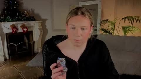 jes_solar online show from December 17, 1:34 am