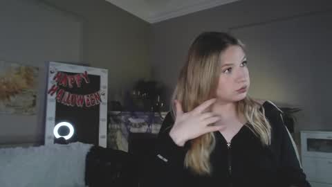 jes_solar online show from October 20, 9:09 pm