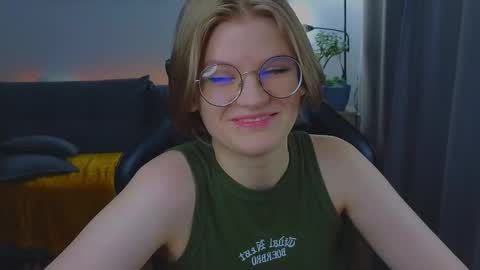  JessieVibes online show from October 12, 12:42 pm